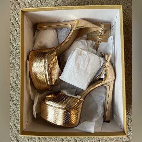 Michael Kors Peep Toe Pumps - Picture 4 of 15